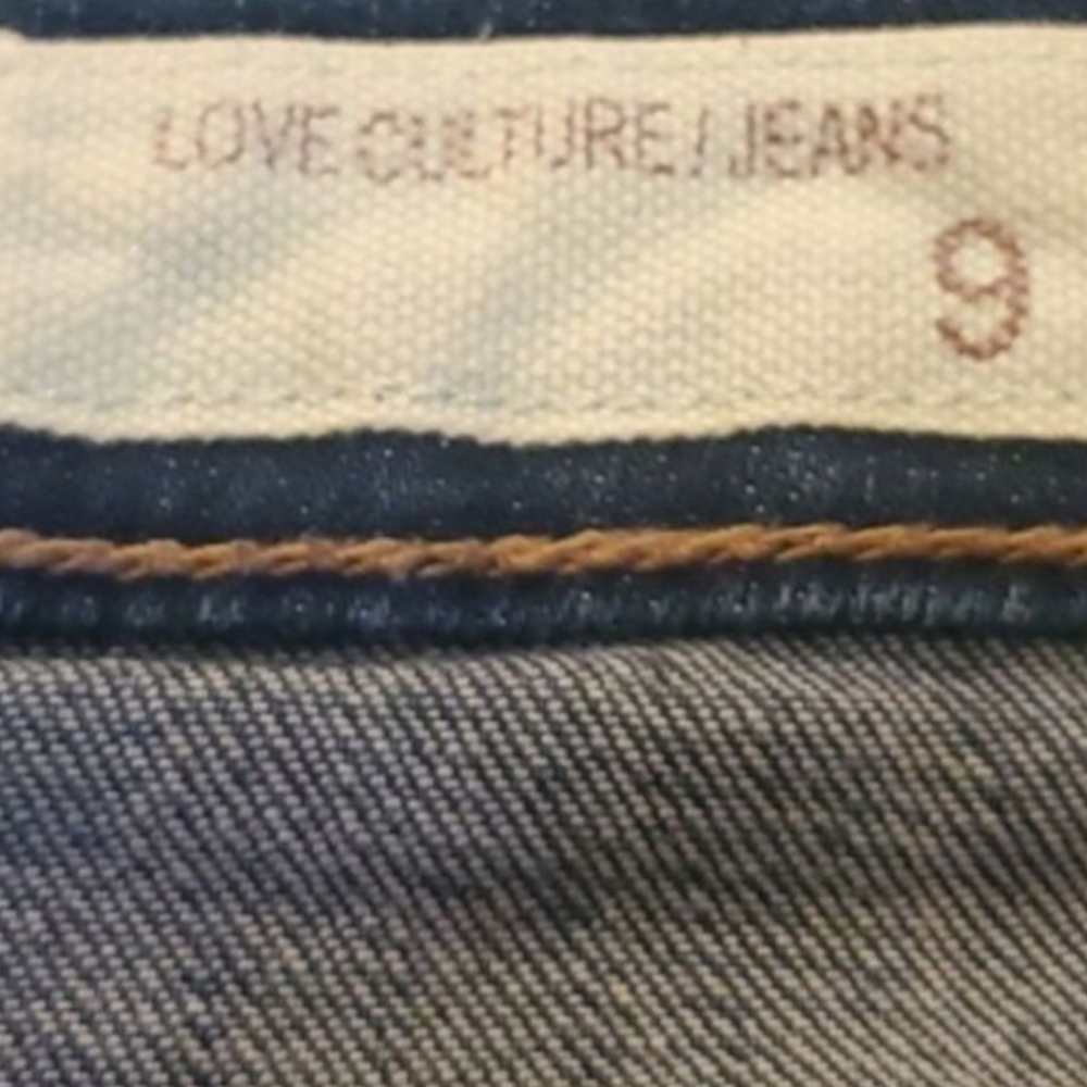 2/$25 Love Culture Denim Capri Jeans. Size 9 - Picture 4 of 5